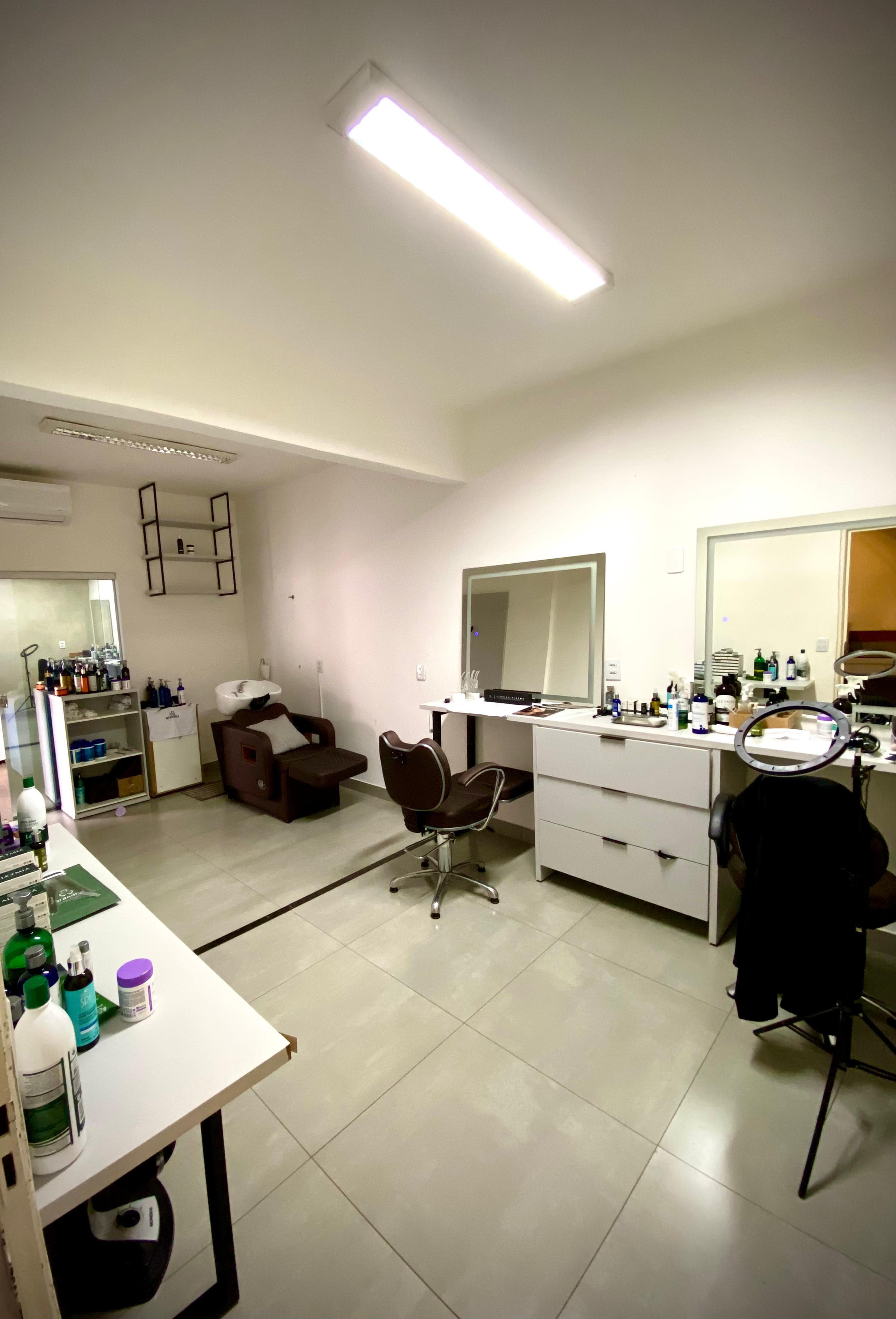 Sessão de terapia capilar no Le Glamour